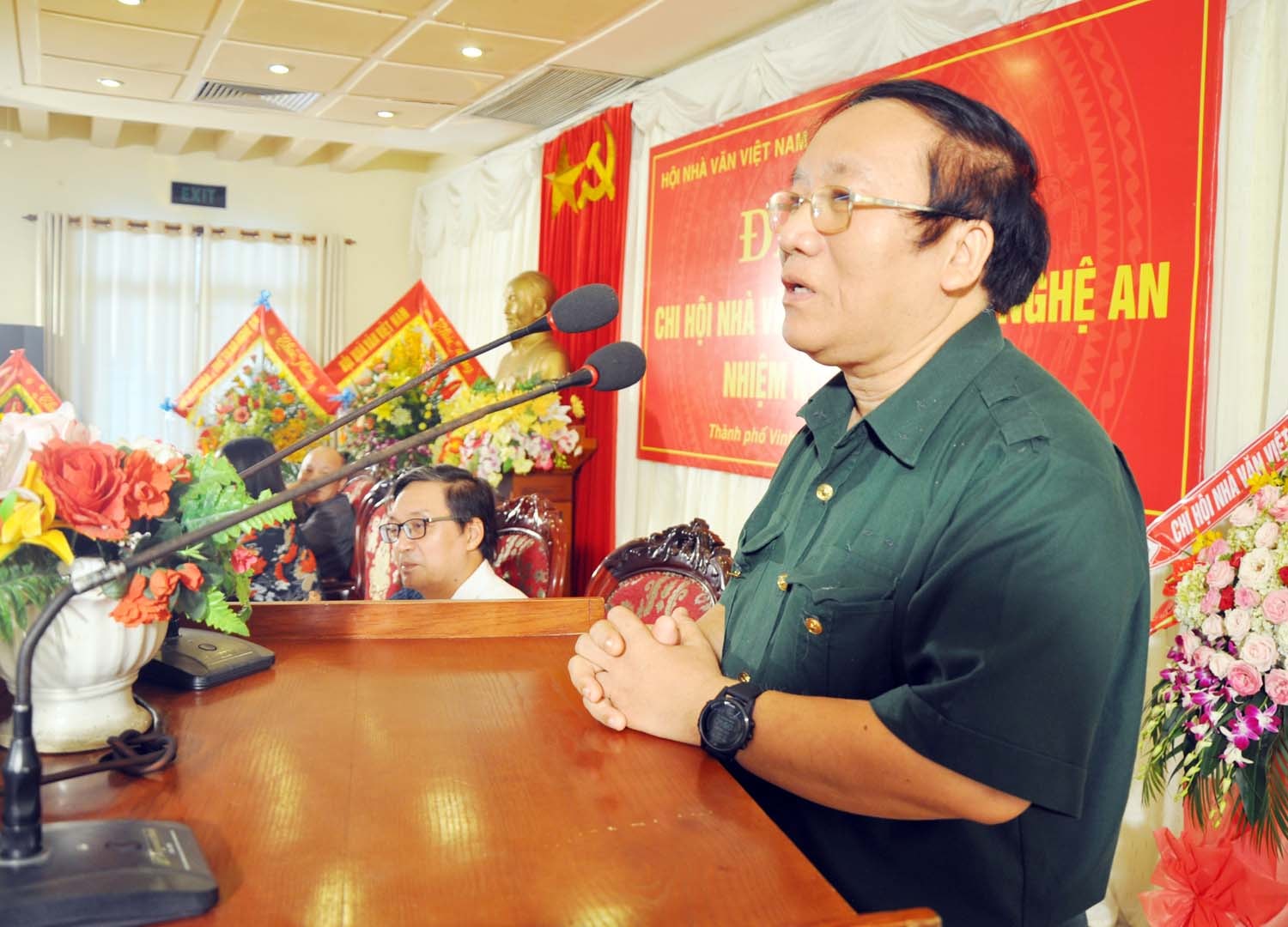 Nhà thơ Trần Đăng Khoa