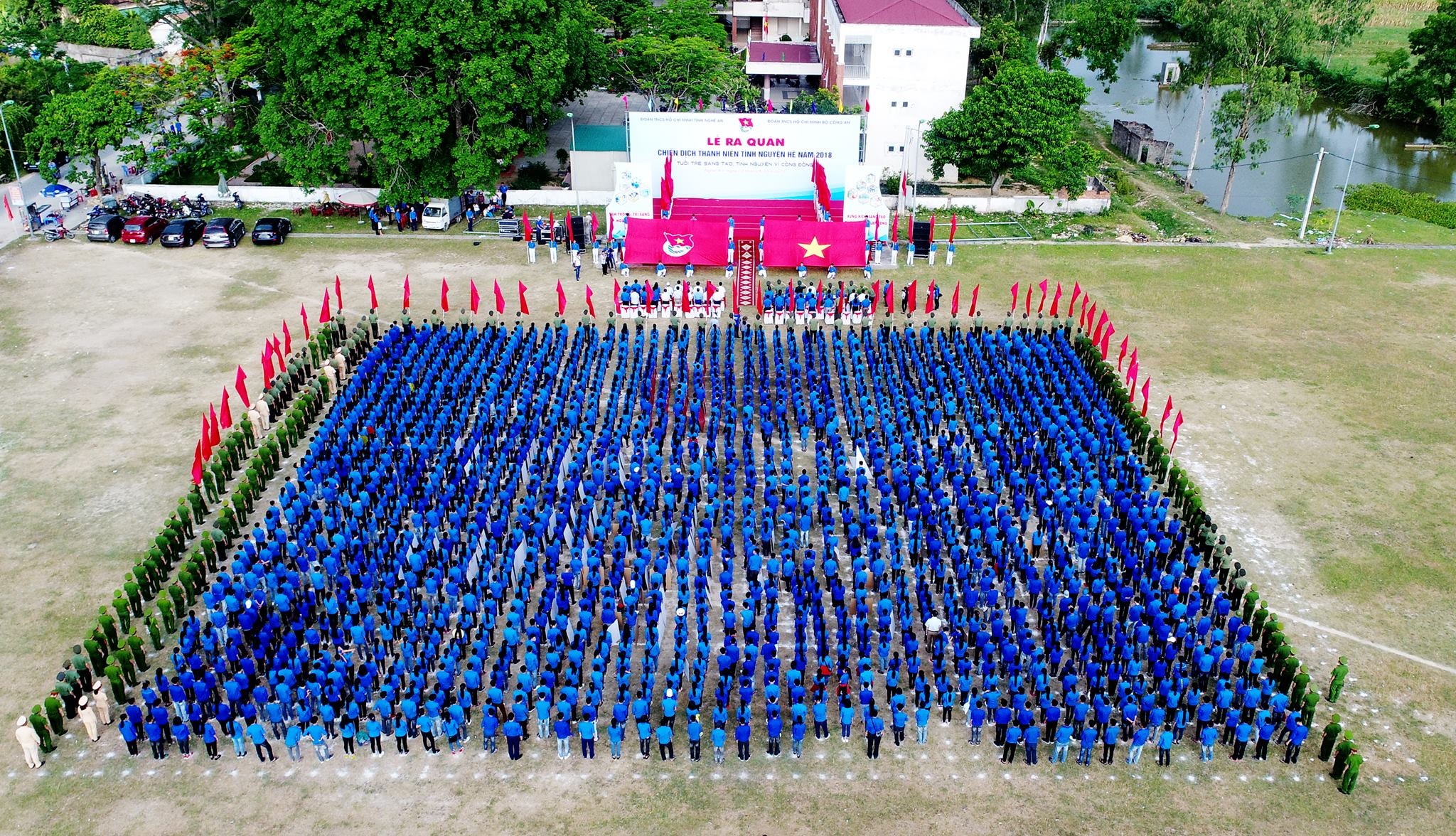 Hơn 2000 thanh niên ra quân tình nguyện hè 2018. Ảnh: Phương Thúy