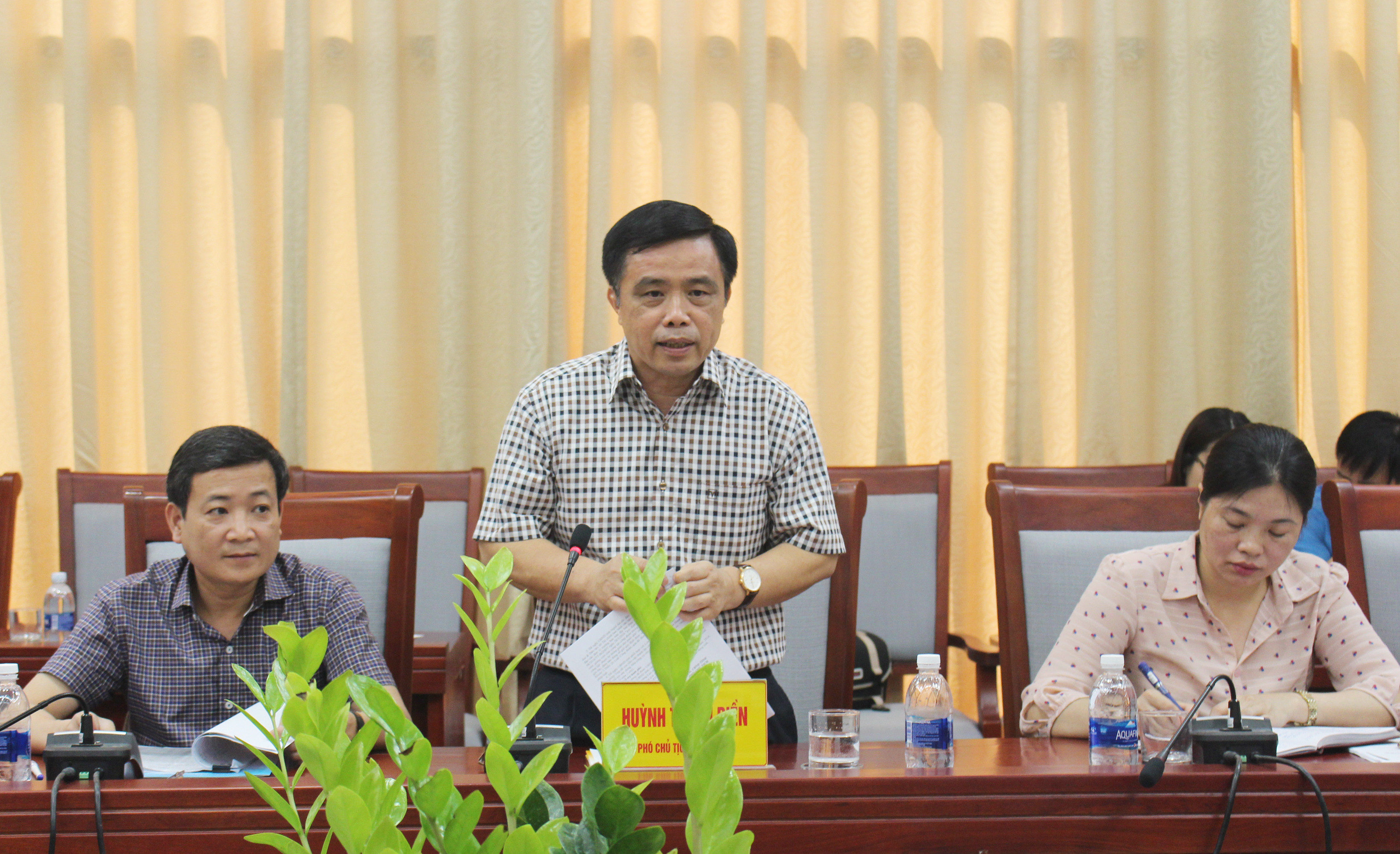 Phó Chủ tịch UBND tỉnh Huỳnh Thanh Điền kết luận buổi làm việc. Ảnh: Phước Anh