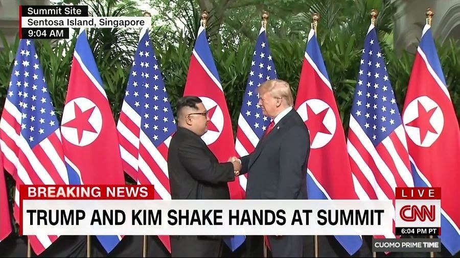 Trump;Kim bắt tay tại hội nghị thượng đỉnh. Ảnh: CNN
