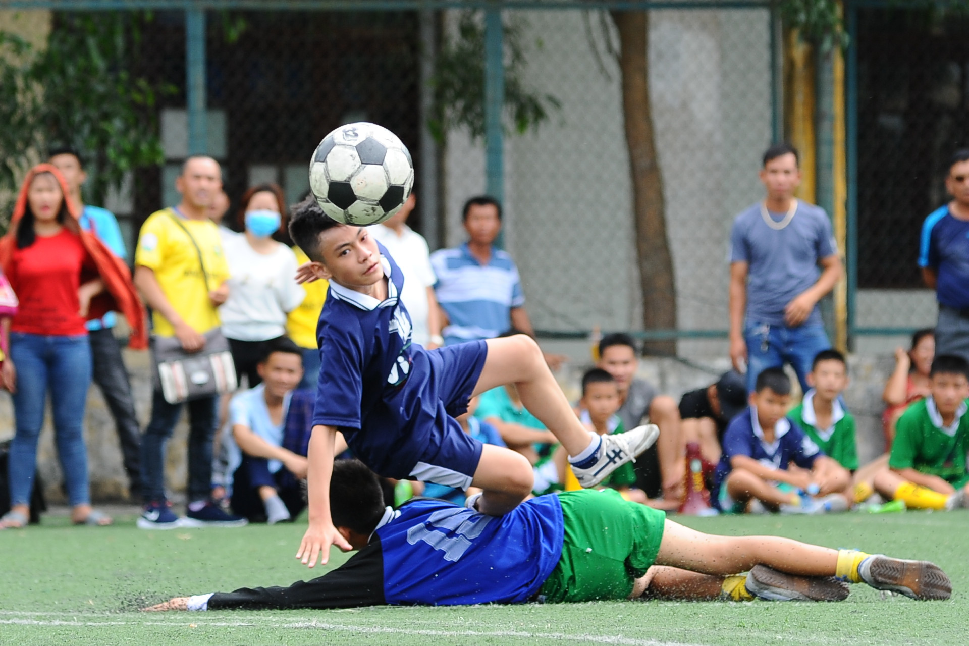 Tình huống số 7 của TN Hưng Nguyên lập công nâng tỷ số trận đấu lên 3-0. Ảnh: Thành Cường