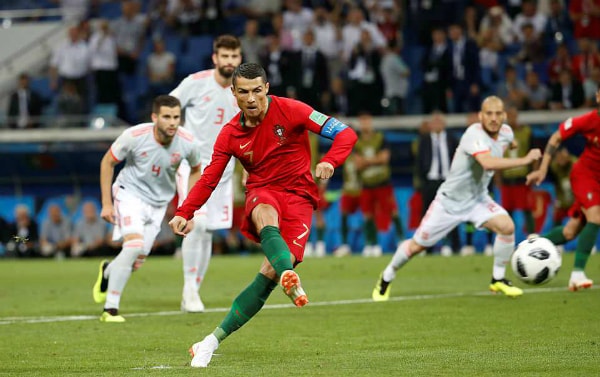 Ronaldo sớm mở tỷ số. Ảnh: Reuters.