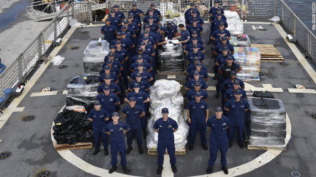 Mỹ tịch thu 5,44 tấn cocaine khi tuần tra Thái Bình Dương - Ảnh 1.