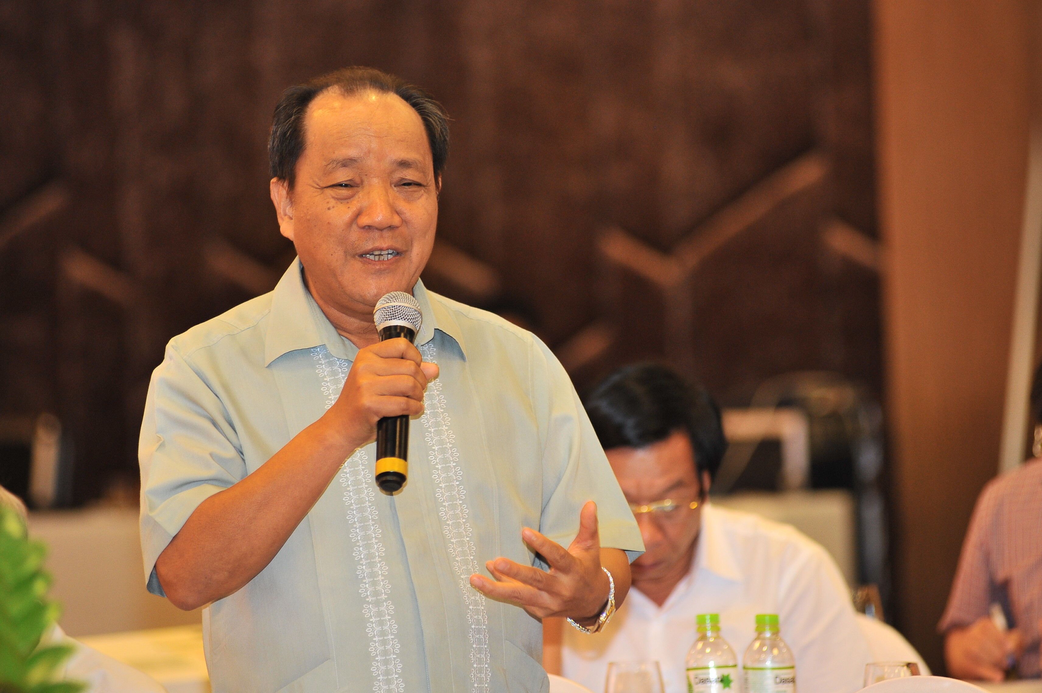 Ông Hồ Xuân Hùng - nguyênn Thứ  trưởng Bộ Nông nghiệp và Phát triển nông thôn phát biểu tại hội nghị. Ảnh: Thành Cường