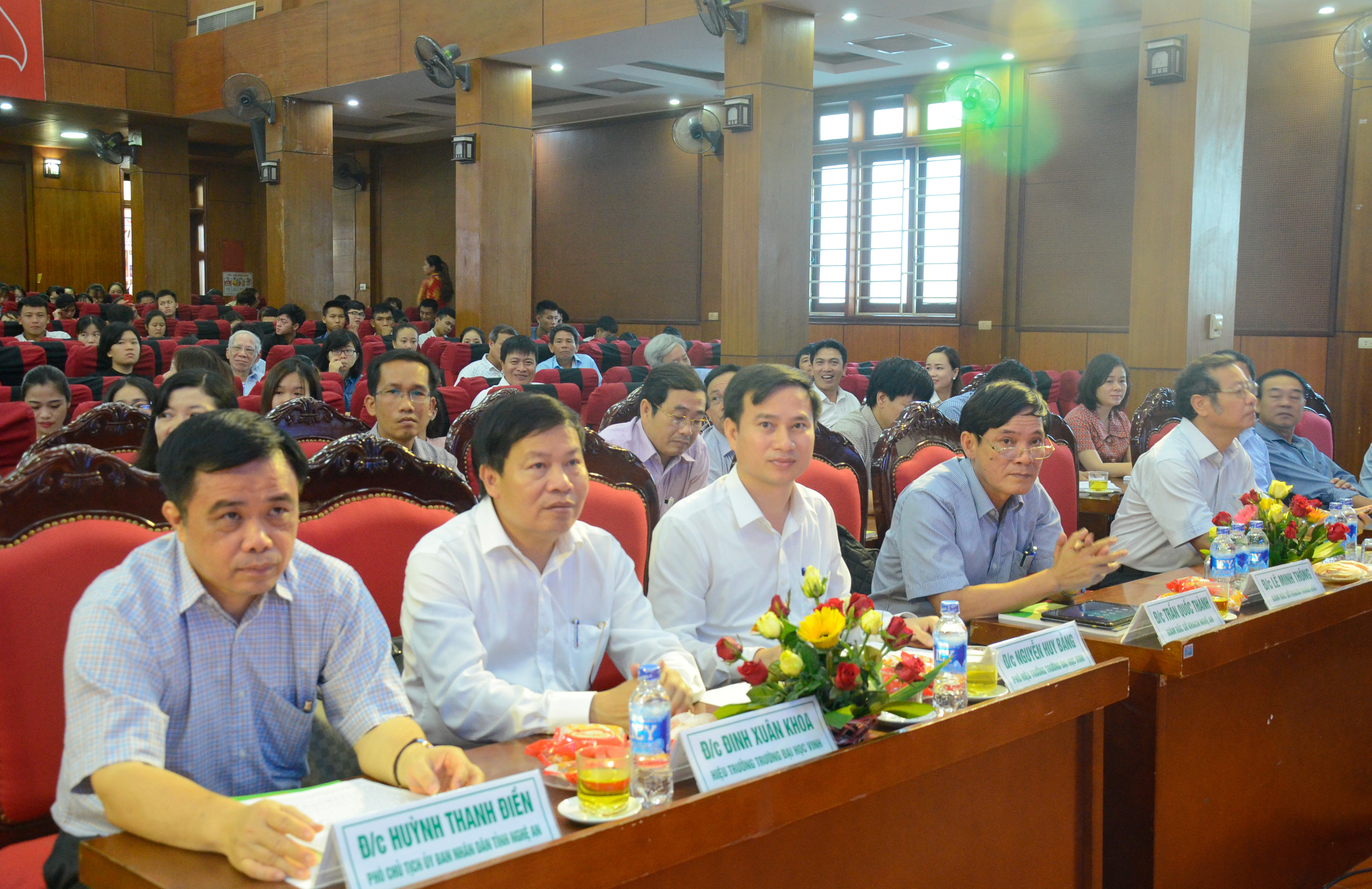 Các đại biểu tham dự Hội thảo. Ảnh Thanh Lê