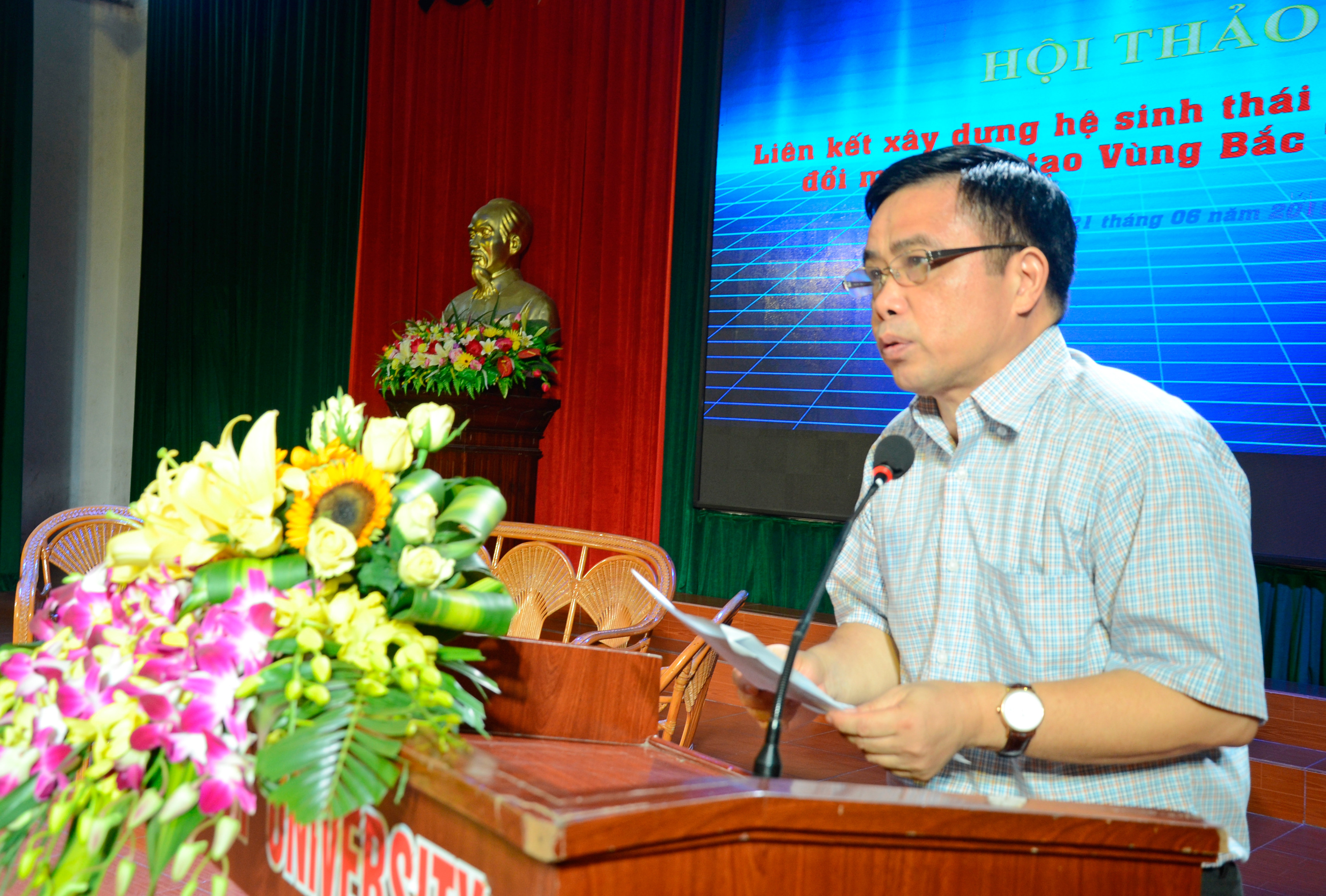 Phó Chủ tịch UBND tỉnh Huỳnh Thanh Điền phát biểu chào mừng tại Hội thảo. Ảnh Thanh Lê