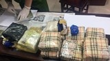 Bắt giữ 2 đối tượng cùng 3 bánh heroin, 10kg ma túy, 24.000 viên hồng phiến