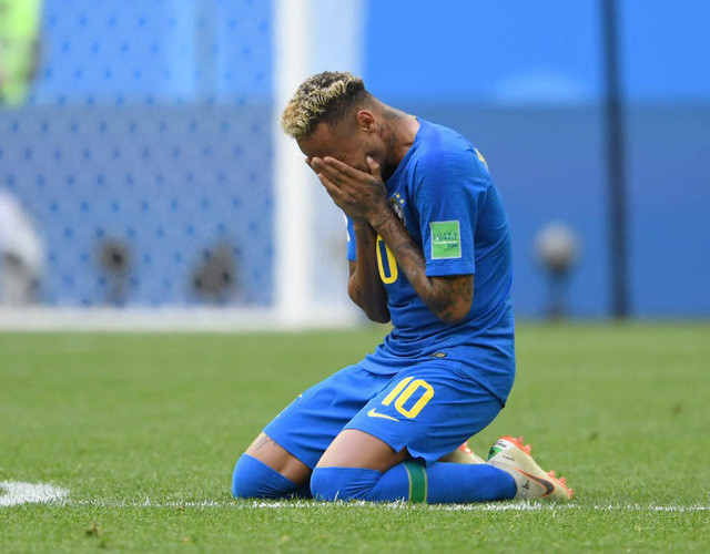  Nước mắt Neymar đã rơi sau trận đấu Ảnh: AFP