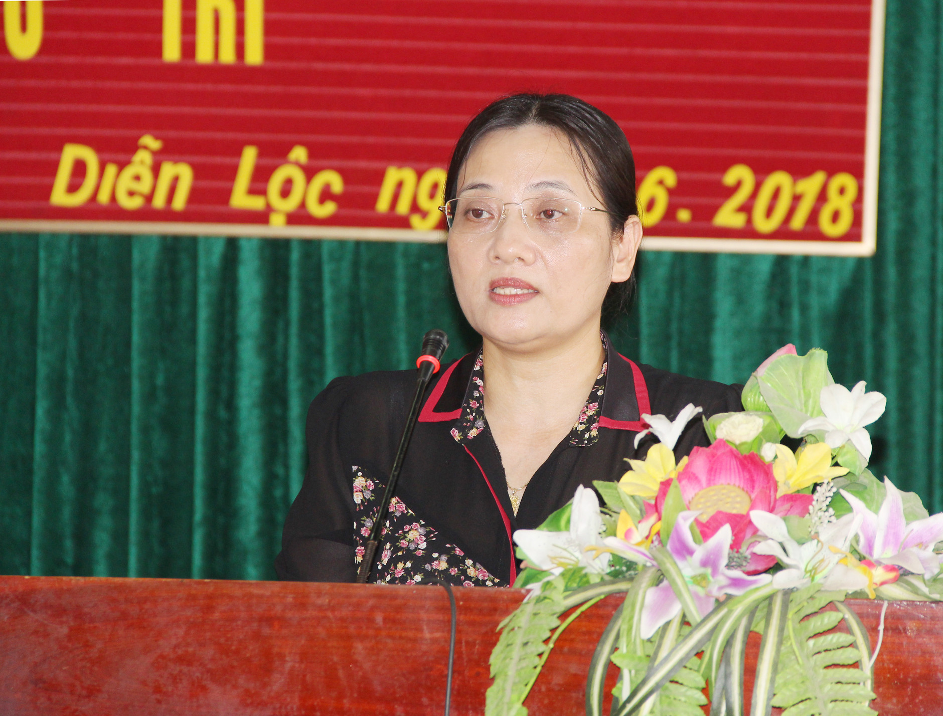 Phó Chủ tịch HĐND tỉnh Cao Thị Hiền đề nghị đưa ra khỏi danh mục các nội dung chưa đảm bảo quy trình