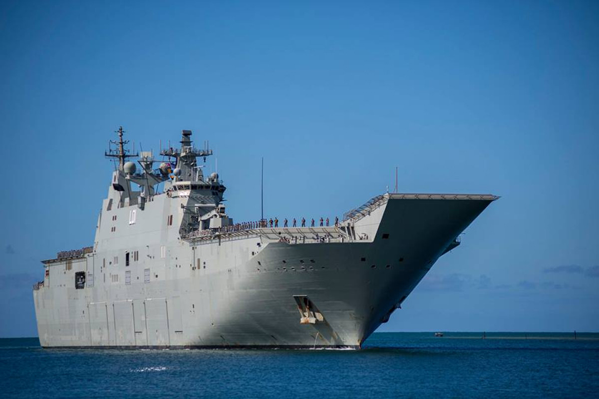 Tàu HMAS Adelaide (L01) của Australia.