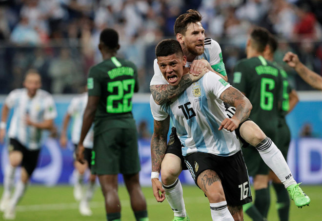 Argentina lọt qua cánh cửa hẹp để có mặt ở vòng 1/8.