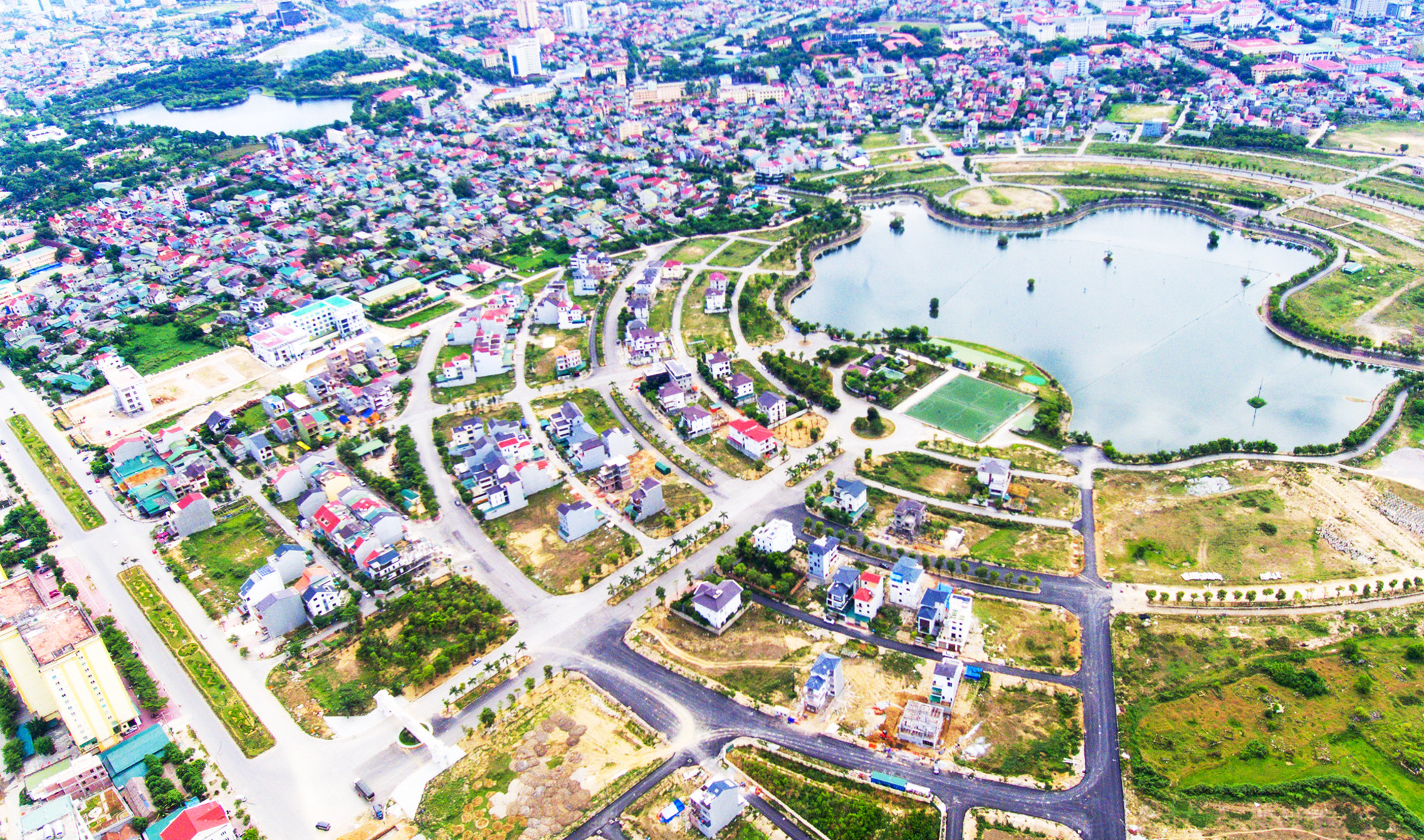 Sau 10 năm thành lập, phường Vinh Tân đang có tốc độ phát triển đô thị nhanh. Ảnh: Thành Cường