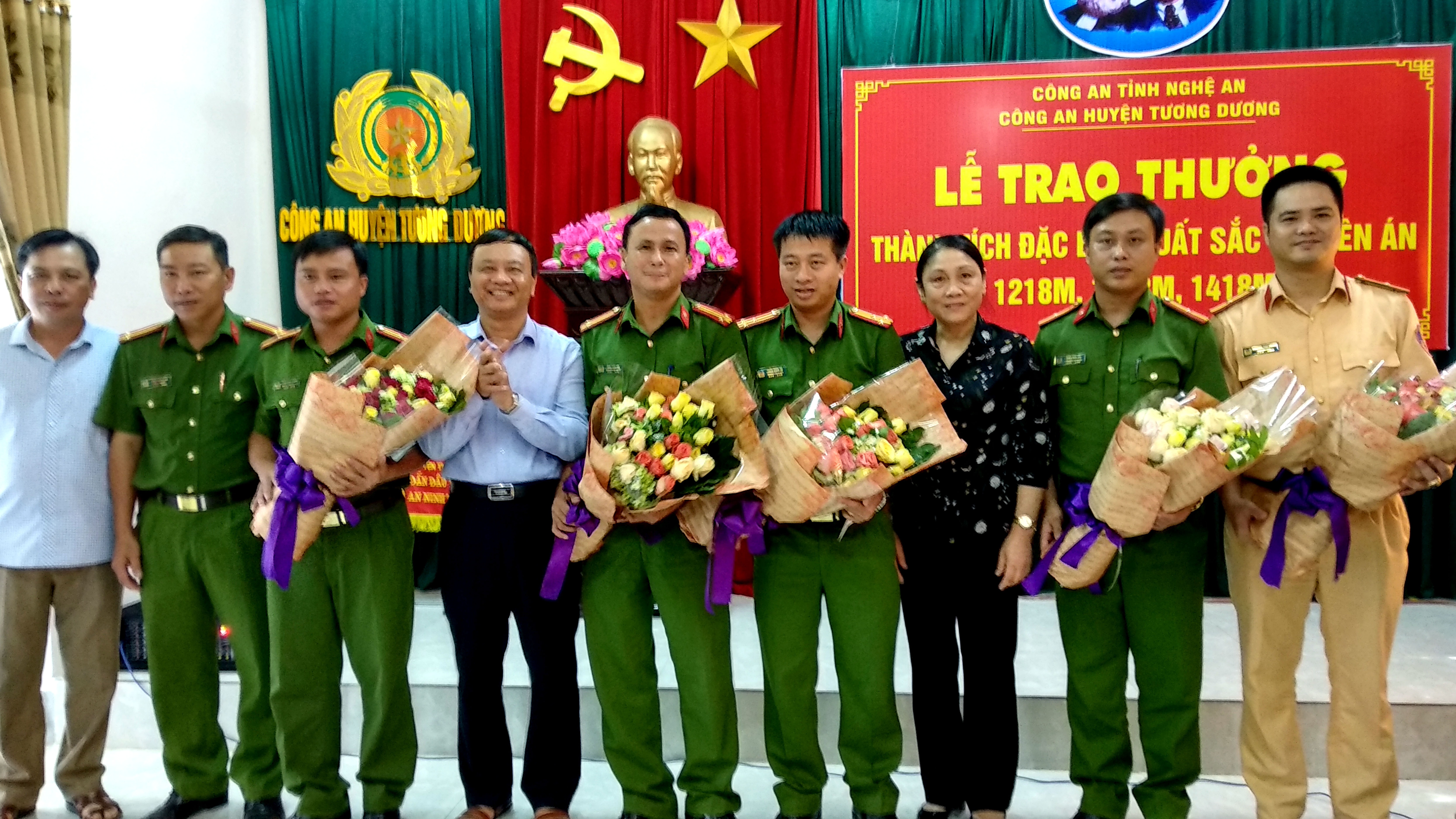 Trao thuong luc luong  pha thanh cong 3 chuyen an ma tuy-hinh-anh-1