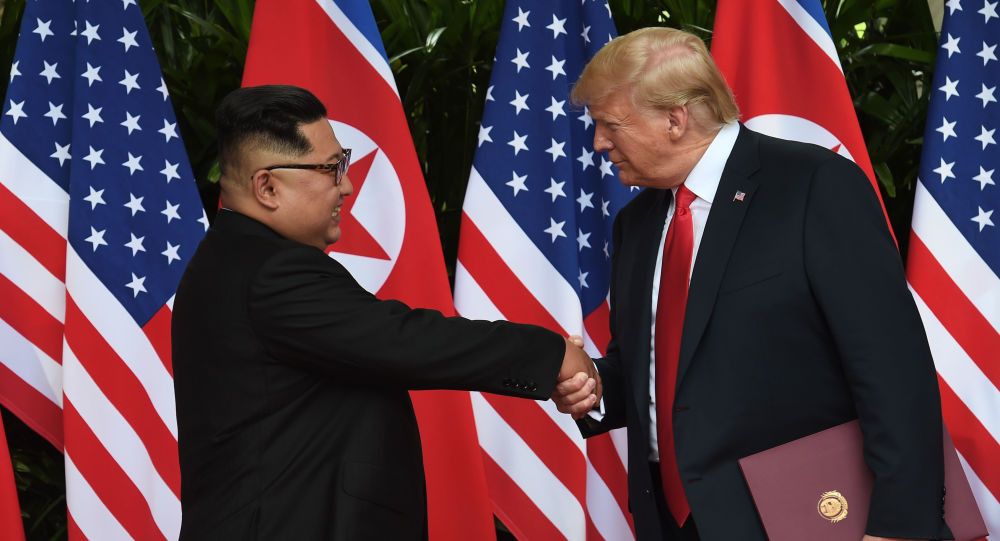 Tổng thống Mỹ Donald Trum và Chủ tịch Triều Tiên Kim Jong-un tại hội nghị thượng đỉnh Mỹ - Triều.