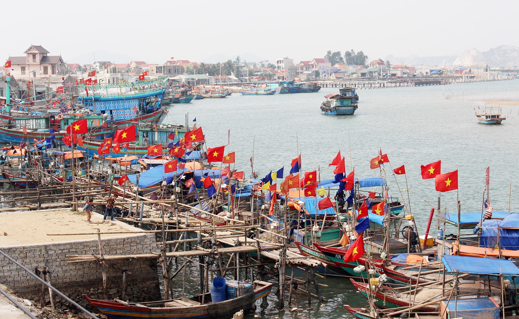 Một góc lạch Cờn thuộc địa bàn phường Quỳnh Phương (TX. Hoàng Mai). Ảnh: P.V