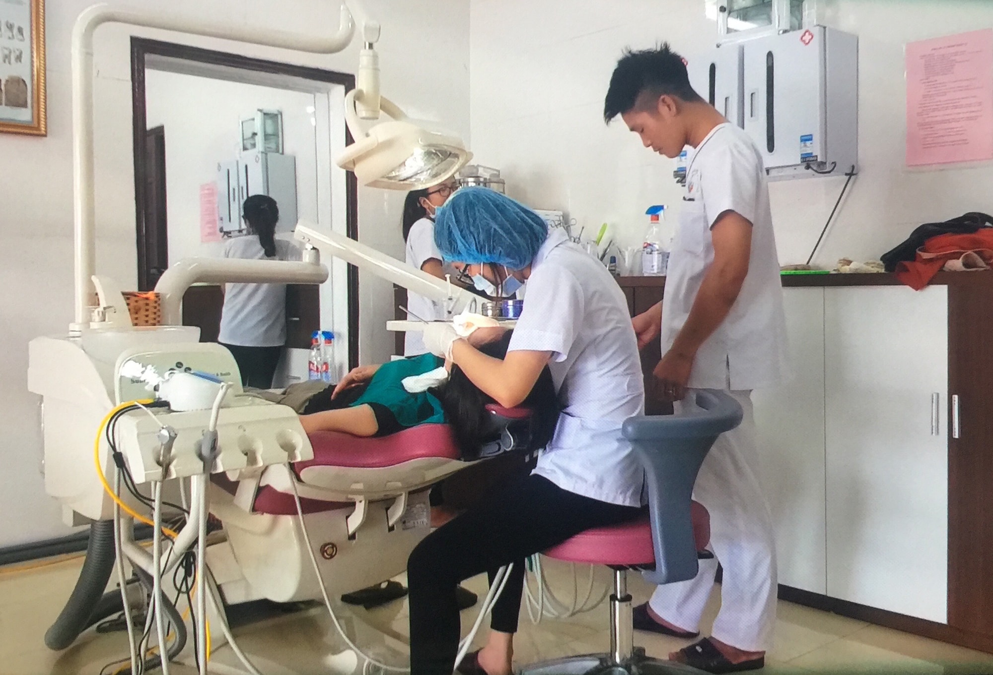 Tính đến 15/6/2018, Nghệ An hiện còn 156 cơ sở hành nghề y dược không phép. Ảnh: Thành Chung