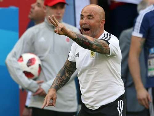 Sampaoli vẫn tiếp tục dẫn dắt Argentina. Ảnh: AP.