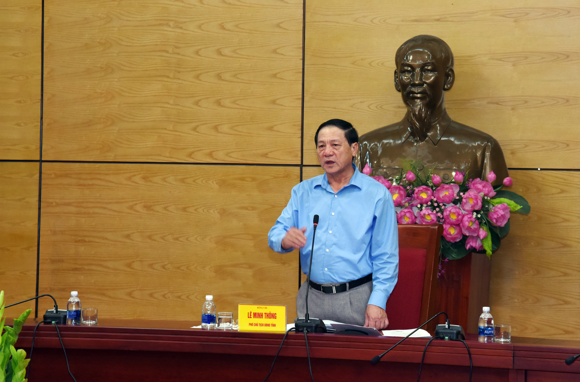 Phó Chủ tịch UBND tỉnh Lê Minh Thông nêu rõ: Số cơ sở không phép đang hoạt động trên thực tế còn nhiều hơn số liệu báo cáo. Ảnh: Thành Chung