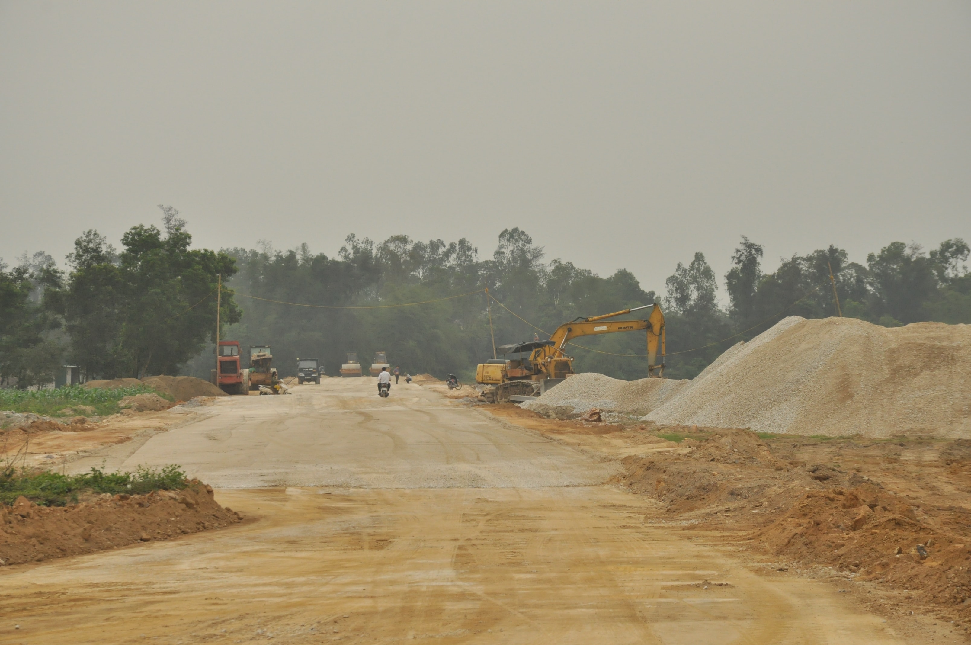 Vướng GPMB, tiến độ giải ngân dự án đường Vinh - Cửa Lò hiện đang chậm. Ảnh: Việt Phương