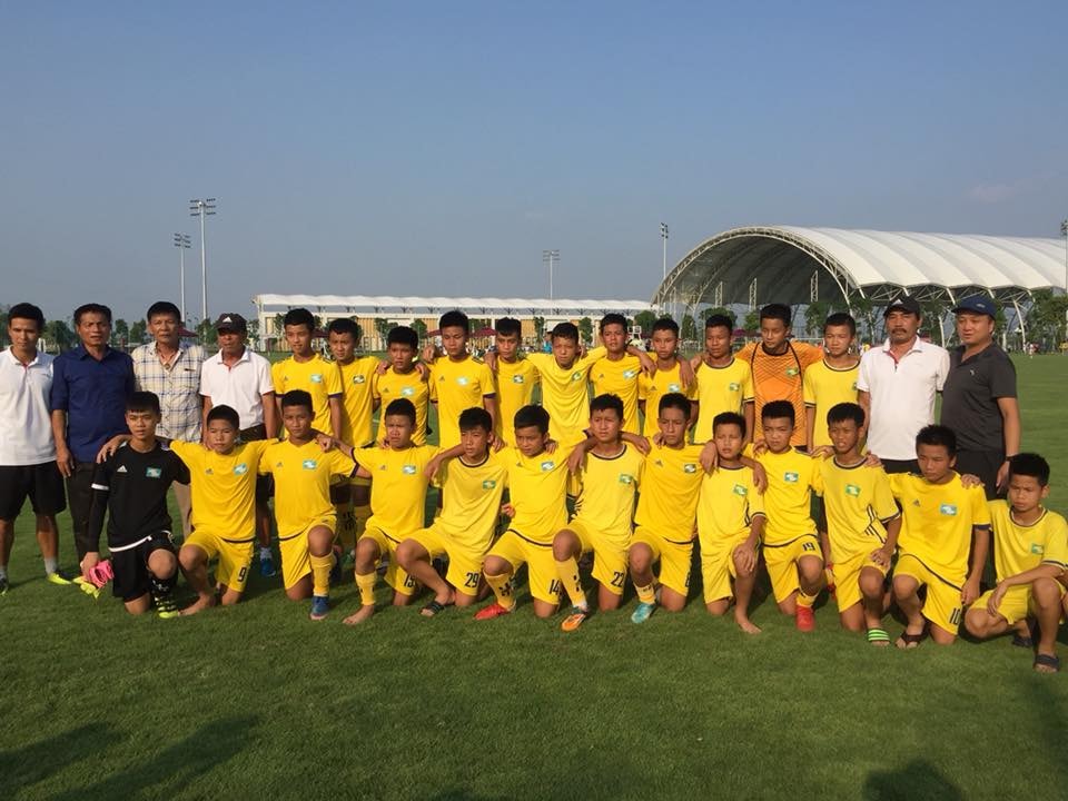 Đội U13 SLNA vào chơi trận đấu cuối cùng. Ảnh: Lê Thu