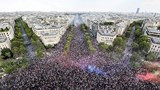 Người dân Pháp, Bỉ hân hoan ăn mừng chiến tích tại FIFA World Cup 2018