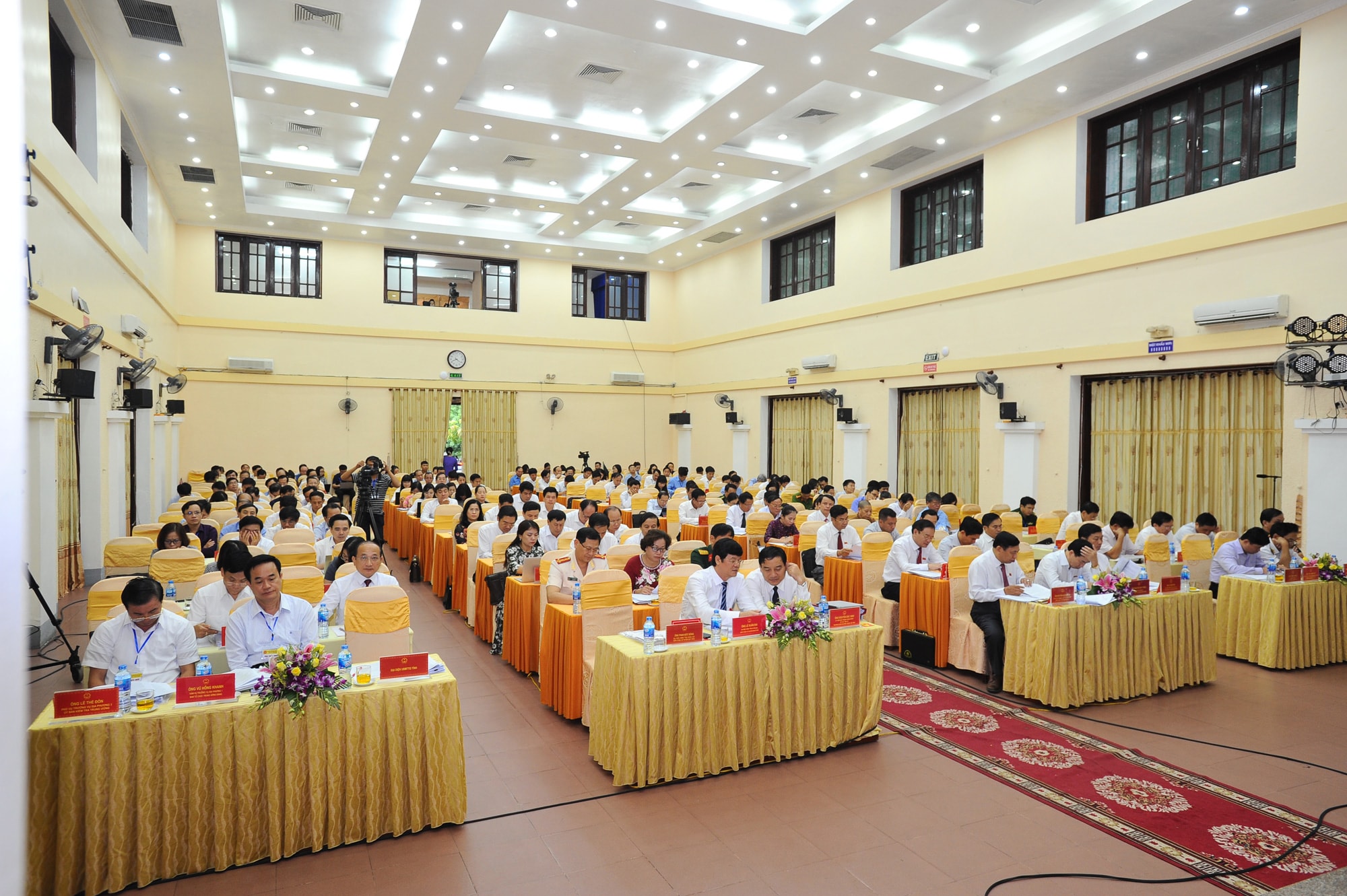 Các đại biểu tham dự kỳ họp thứ 6, HĐND tỉnh khóa XVII, nhiệm kỳ 2016 - 2021. Ảnh: Thành Cường