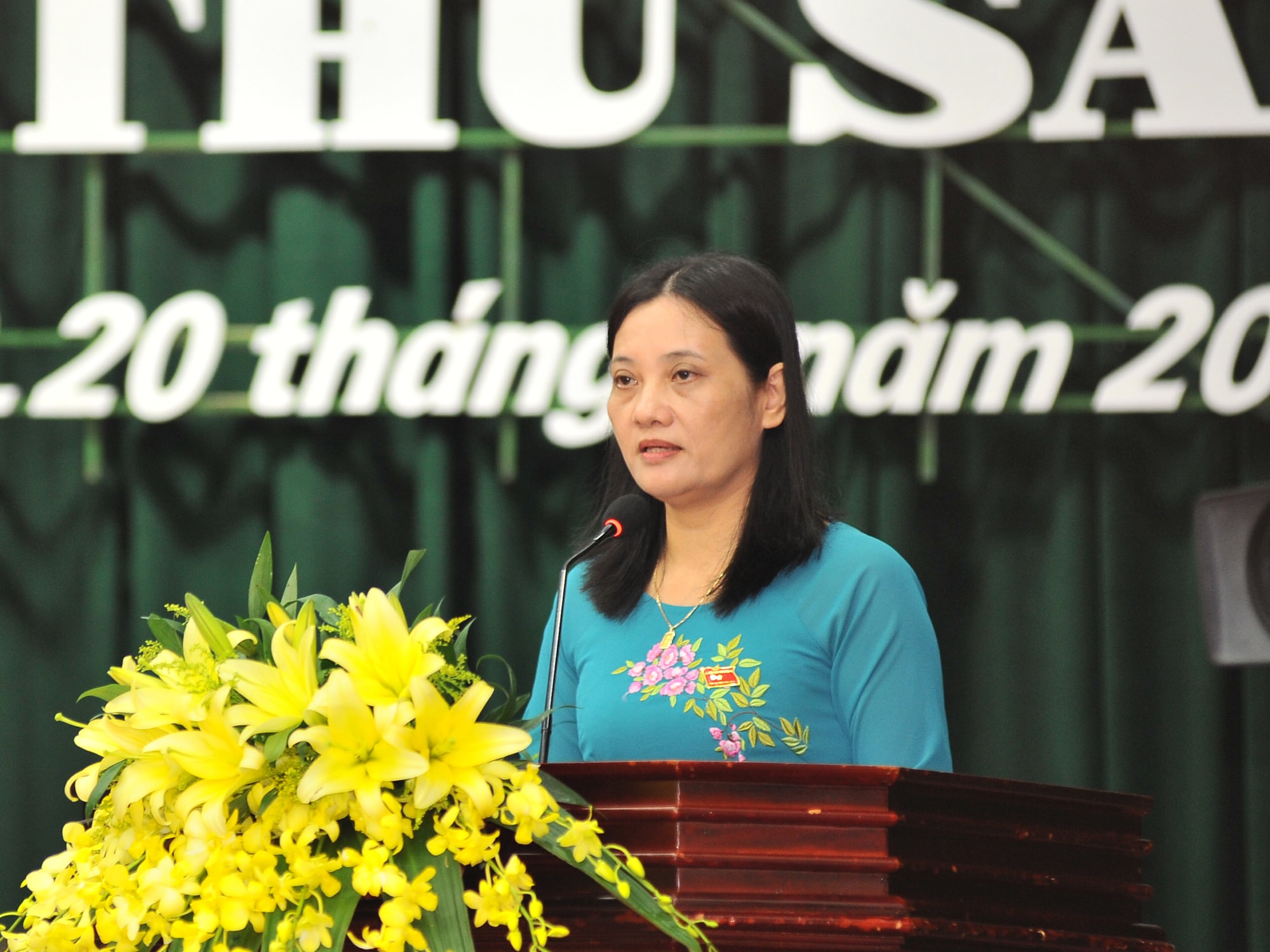 Phó Chủ tịch HĐND tỉnh Cao Thị Hiền đề nghị đưa ra khỏi danh mục các nội dung chưa đảm bảo quy trình