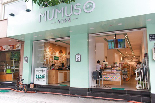 Một cửa hàng Mumuso tại Việt Nam.