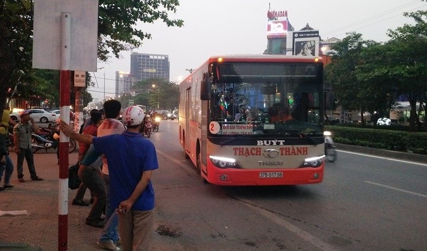 Xe buýt Thạch Thành tuyến 24. Ảnh PV
