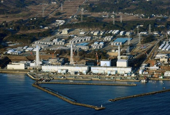 Công ty Điện lực Tokyo (TEPCO), đơn vị chủ quản nhà máy điện hạt nhân Fukushima, đã đưa vào hoạt động bức tường băng xây dựng ngầm quanh khu vực nhiễm phóng xạ. Ảnh: Reuters.