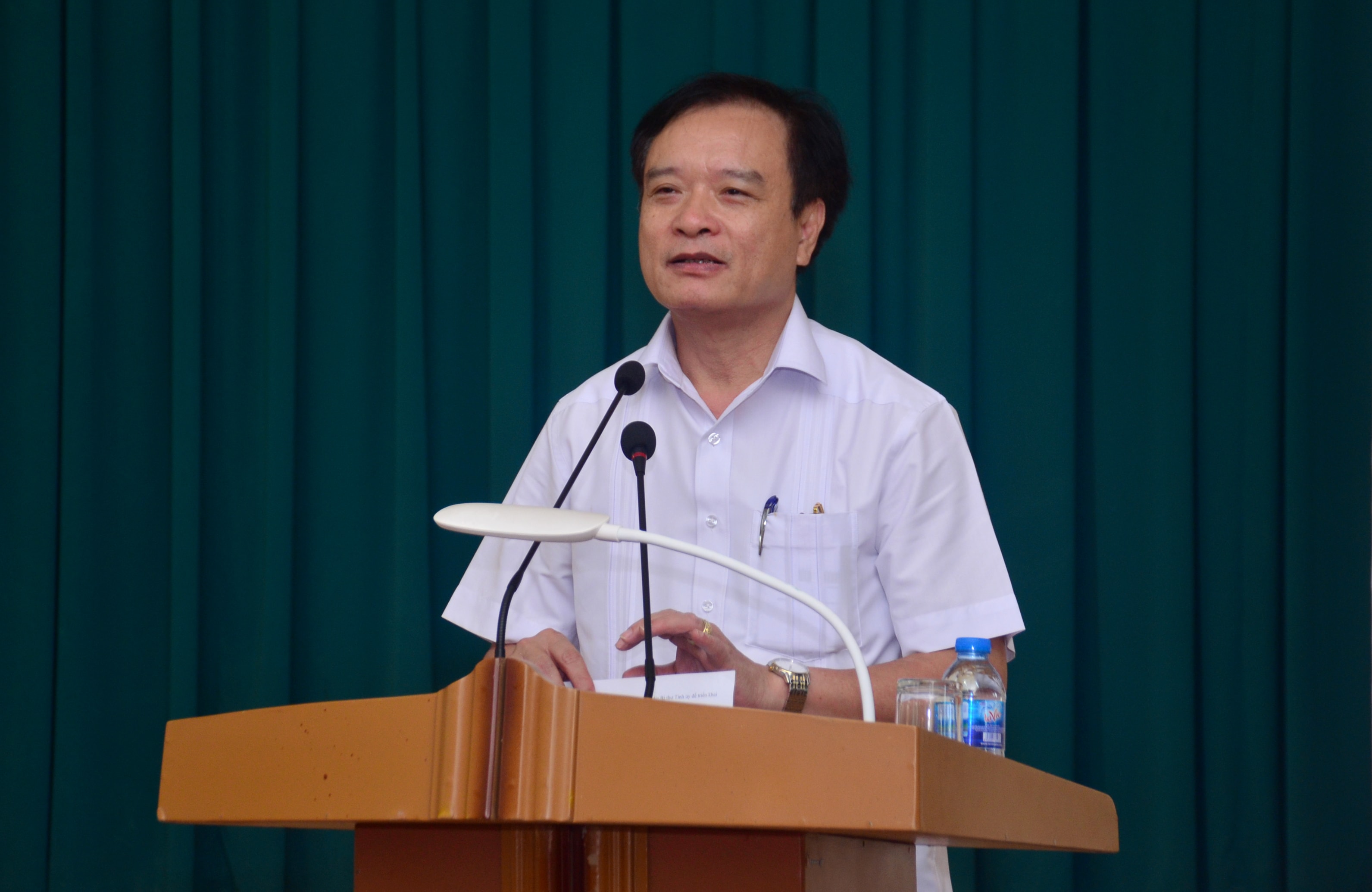 Trưởng Ban Tổ chức Tỉnh ủy Hồ Phúc Hợp phát biểu khai mạc phiên thảo luận. Ảnh: Thành Duy