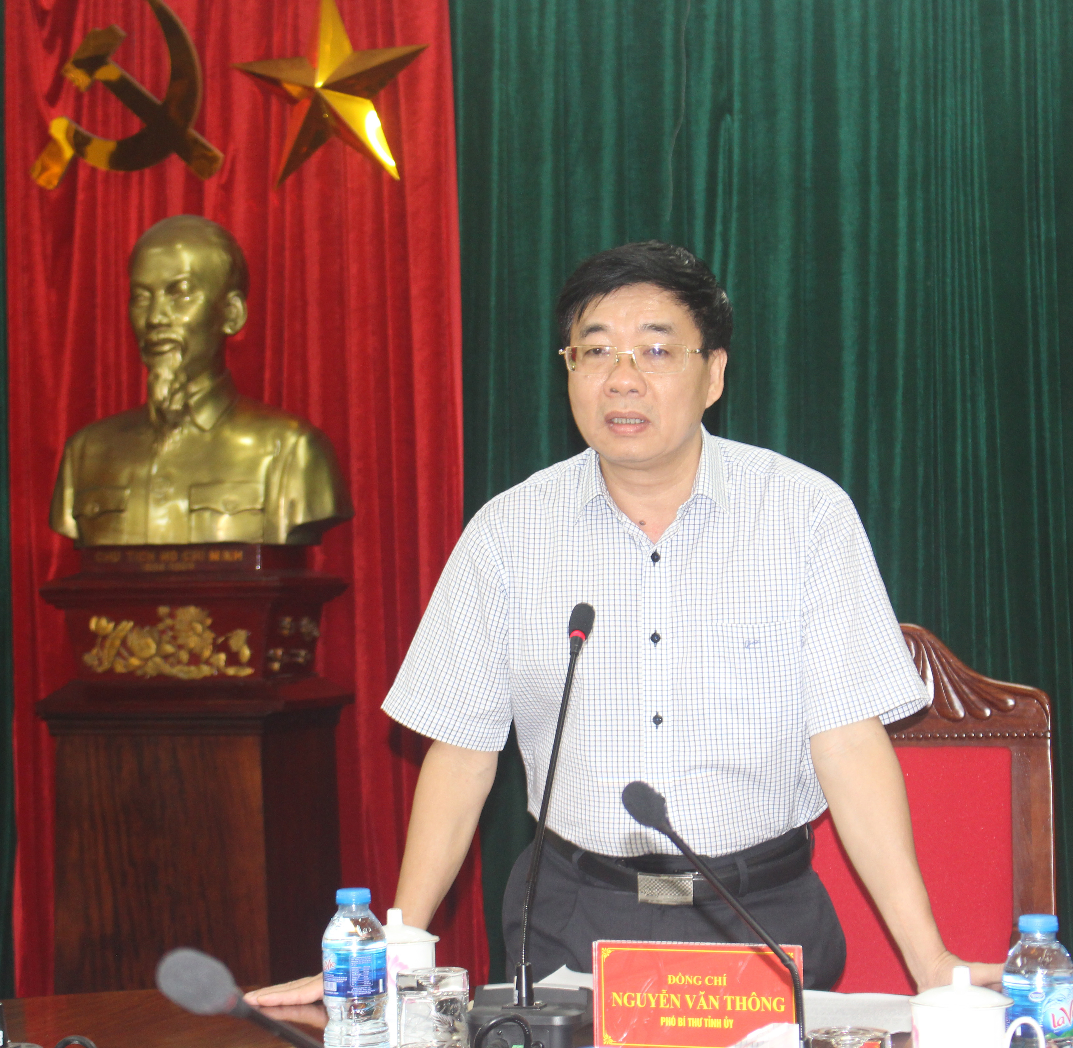 Đồng chí Nguyễn Văn Thông – Phó Bí thư Tỉnh ủy chủ trì hội nghị. Ảnh: Phương Thảo