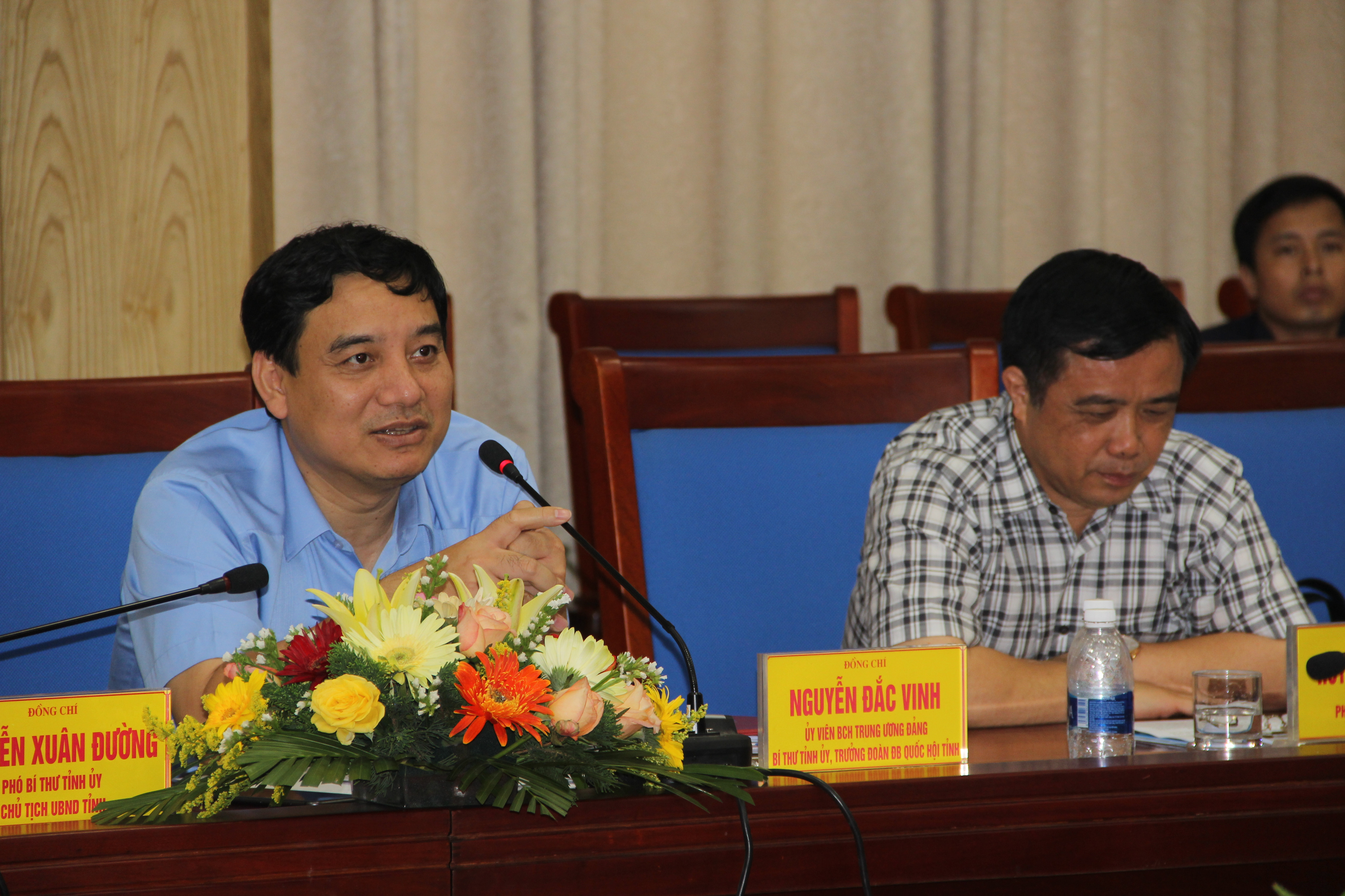 Bí thư Tỉnh ủy Nguyễn Đắc Vinh phát biểu tại buổi làm việc. Ảnh: Phan Quỳnh