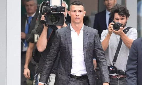 Ronaldo sẽ phải cạnh tranh vị trí với những tiền đạo hàng đầu tại Juventus. Ảnh: EPA.