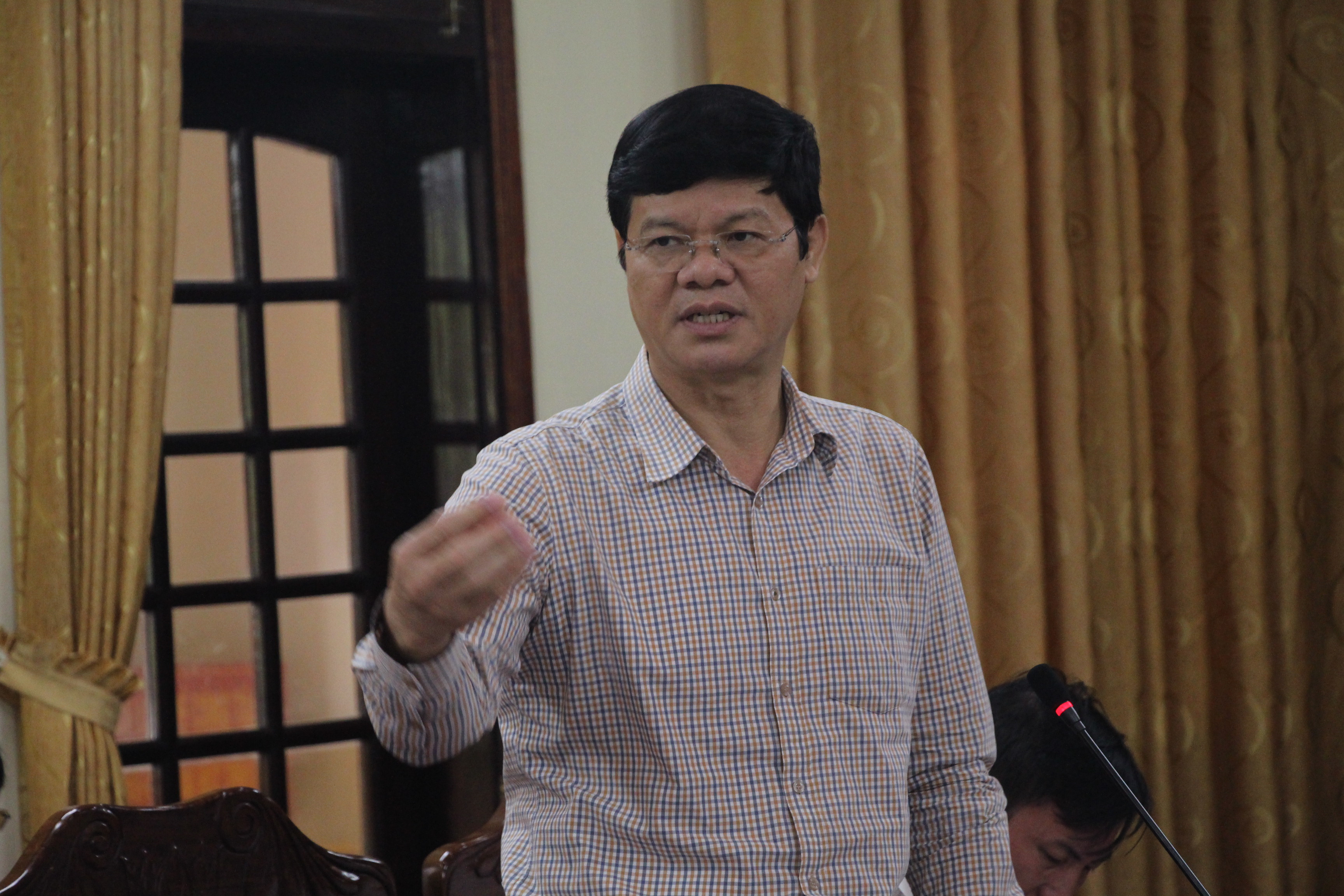 Phó Chủ tịch Thường trực UBND tỉnh Lê Xuân Đại phát biểu tại hội nghị. Ảnh: Đào Tuấn 