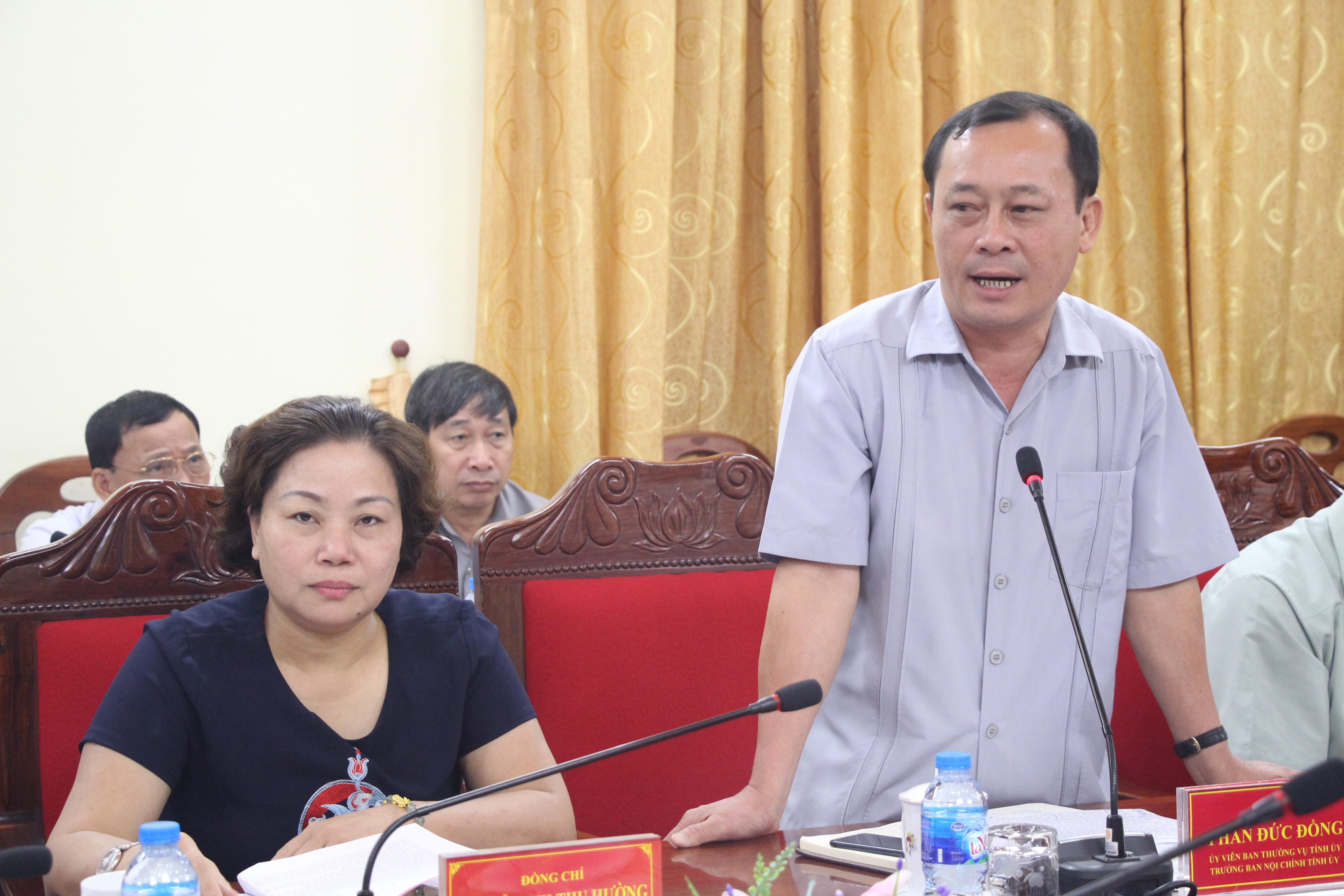 Đồng chí Phan Đức Đồng - Trưởng Ban Nội chính Tỉnh ủy phát biểu tại hội nghị. Ảnh: Đào Tuấn 