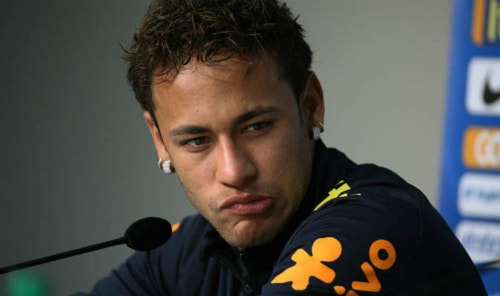 Neymar phải lên tiếng xin lỗi khán giả sau khi bị chỉ trích kịch liệt vì thói ăn vạ. Ảnh:AFP.