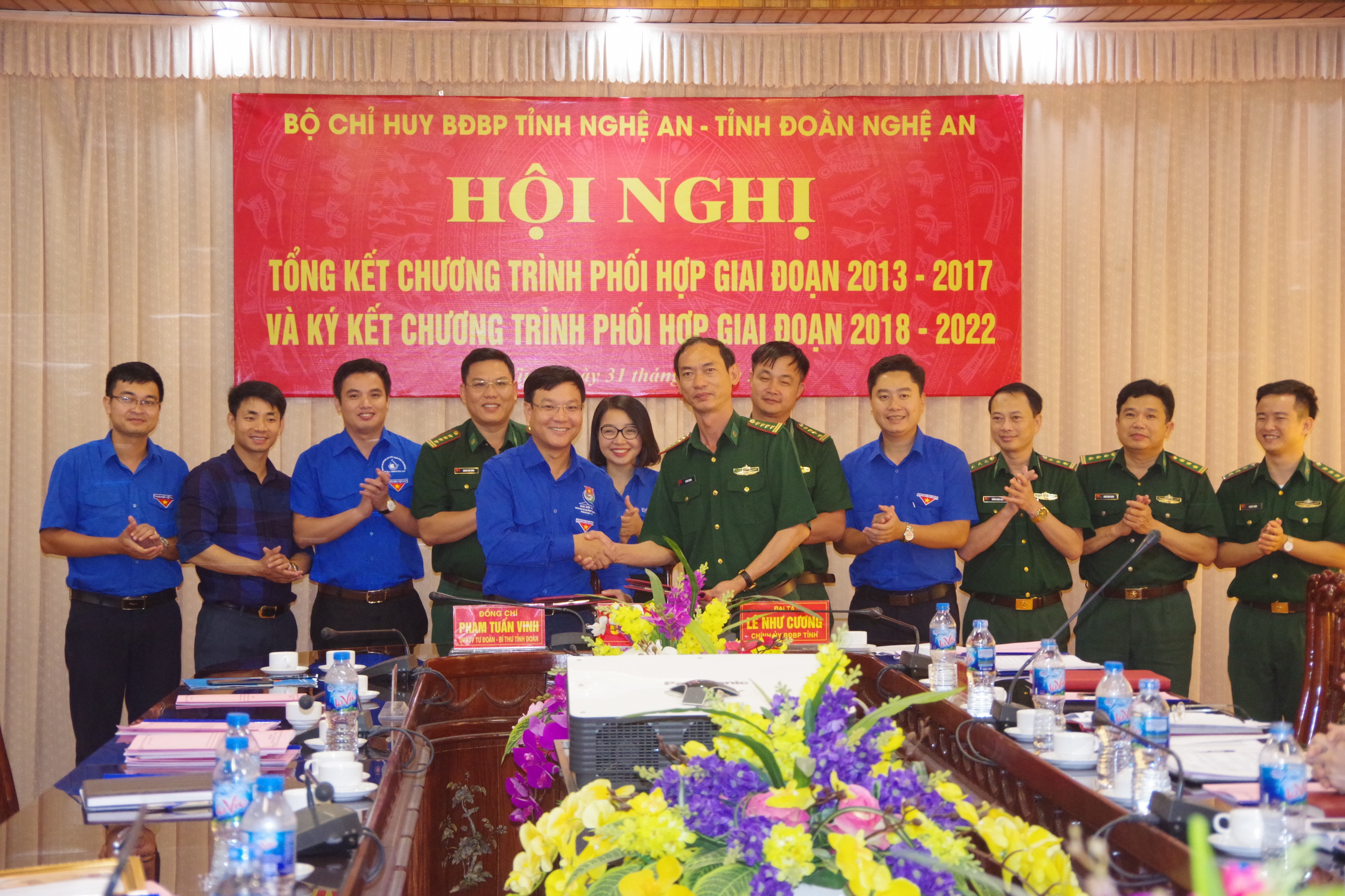 Lãnh đạo hai đơn vị ký kết phối hợp giai đoạn 2018-2022. Ảnh: Hải Thượng