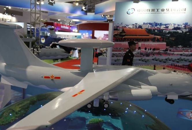 Một mô hình máy bay quân sự của Trung Quốc.
