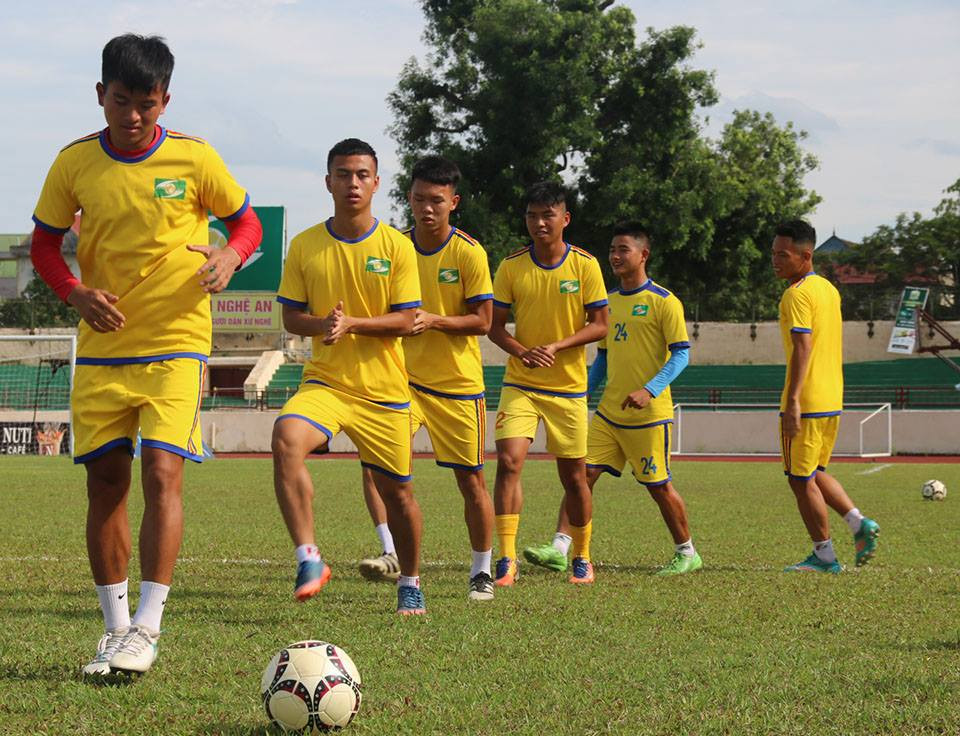 Danh sách BHL, VĐV đội bóng U21 SLNA - Tham gia Giải U21 toàn quốc năm 2018. Ảnh: SLNA FC
