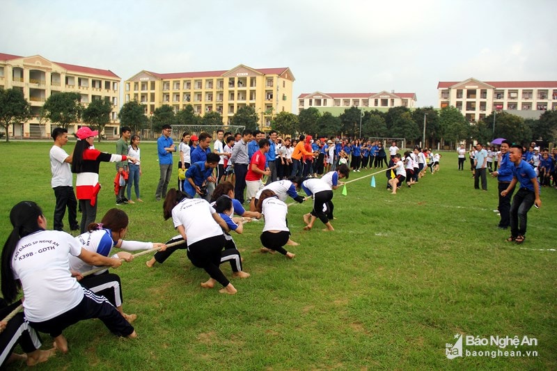 Ngày hội thể thao của sinh viên Trường Cao đẳng sư phạm Nghệ An. Ảnh: Tiến Hùng