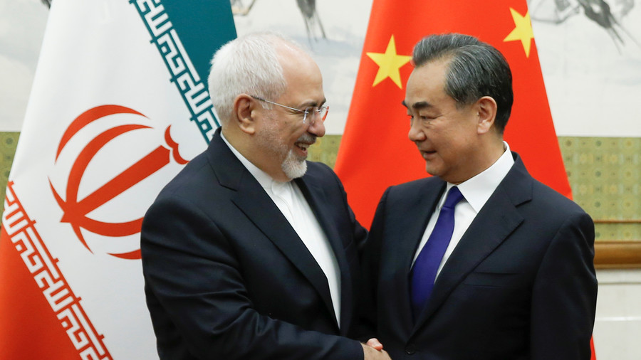 Ngoại trưởng Trung Quốc Vương Nghị gặp người đồng cấp Iran Javad Zarif. Ảnh: Reuters