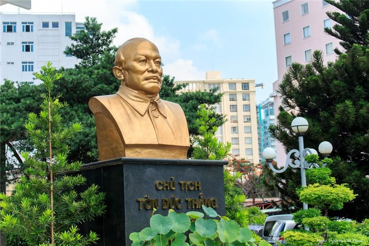 Tượng Chủ tịch Tôn Đức Thắng tại tỉnh An Giang. Nguồn ảnh Internet