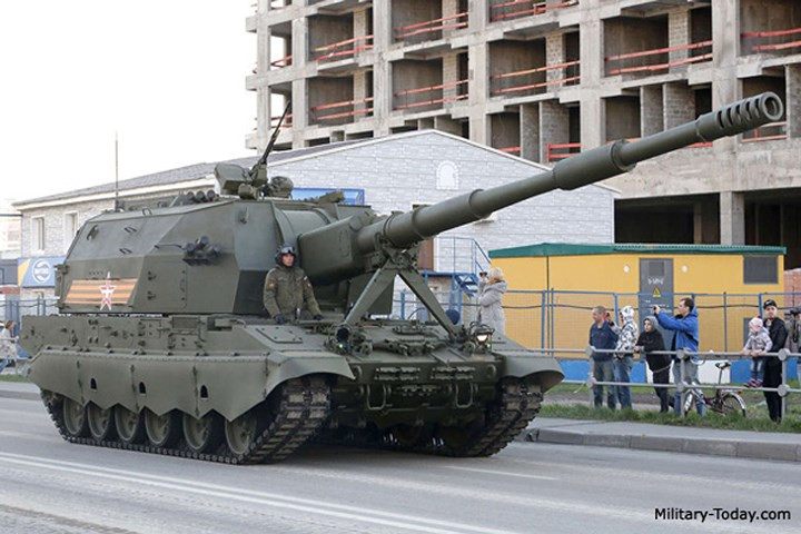 Hệ thống 2S35 Koalitsiya-SV sử dụng pháo 2A88 cỡ nòng 152 mm, đạt tầm bắn tối đa 40 km với đạn thông thường và 70 km với đạn thông minh. Ảnh: Military-Today.