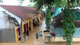 Hàng nghìn học sinh Nghệ An chưa thể tựu trường vì bị ngập lụt và chia cắt