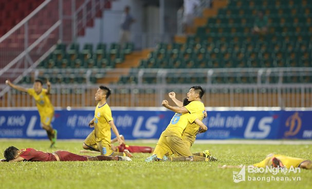 Các cầu thủ U15 SLNA ăn mừng chiến thắng trước U15 S.Khánh Hòa. Ảnh tư liệu
