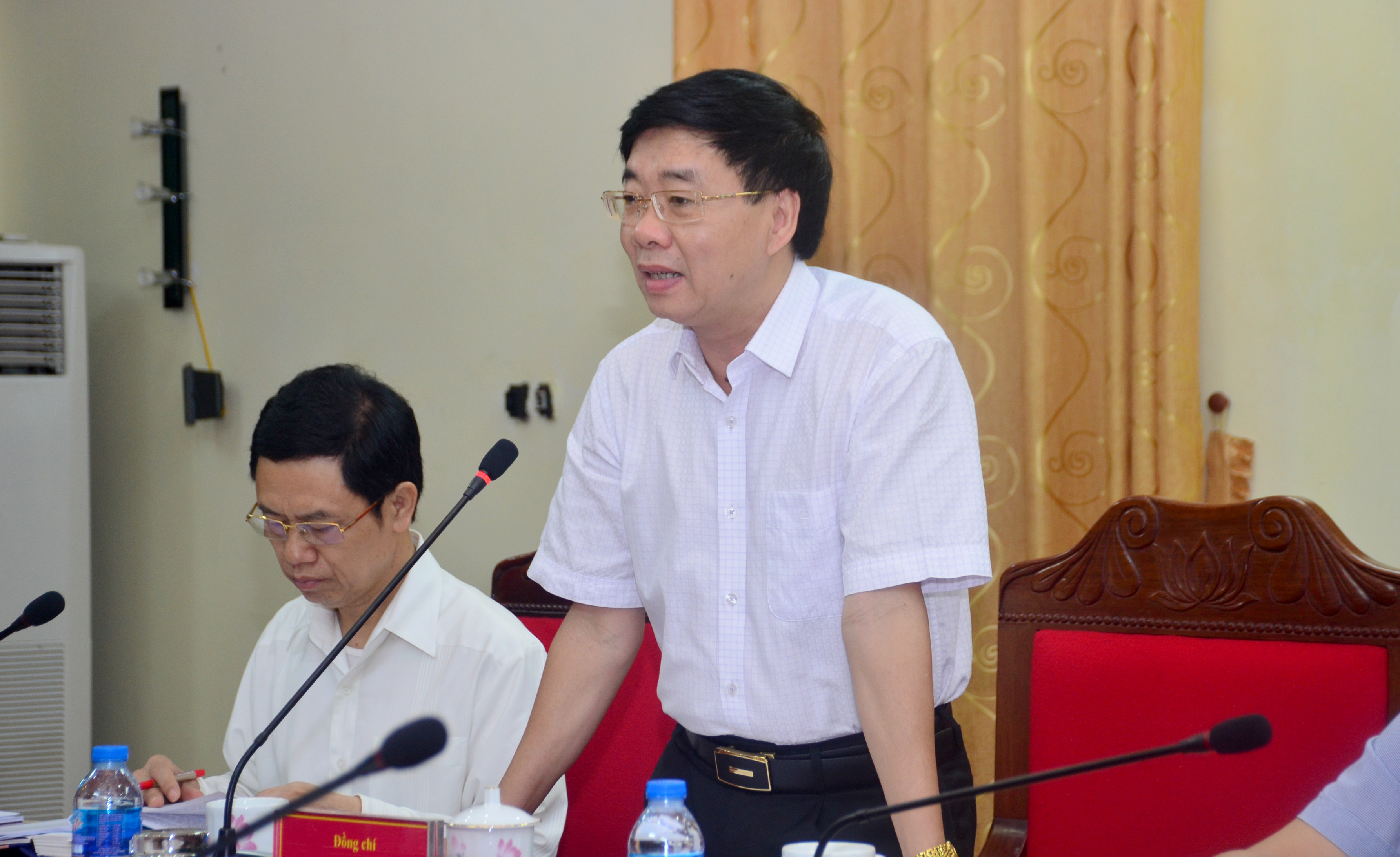 Phó Bí thư Tỉnh ủy Nguyễn Văn Thông phát biểu tại cuộc làm việc. Ảnh: Thành Duy