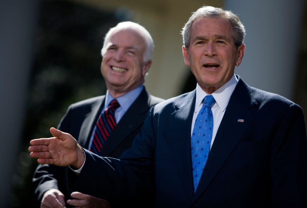 Tổng thống Mỹ George W Bush ủng hộ Thượng nghị Sỹ John McCain trong cuộc bầu cử tổng thống Mỹ 2008. Ảnh: Alamy