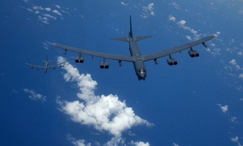Hai oanh tạc cơ chiến lược B-52 của Mỹ. Ảnh: Business Insider.