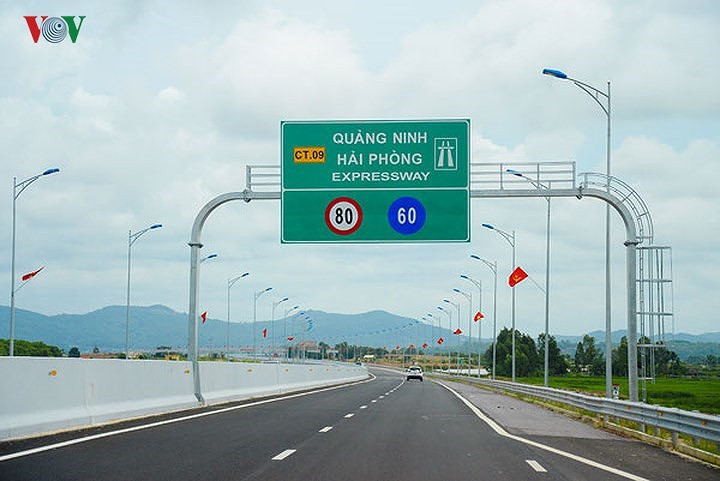 Cao tốc Hạ Long – Hải Phòng vừa chính thức thông xe vào sáng 1/9/2018.